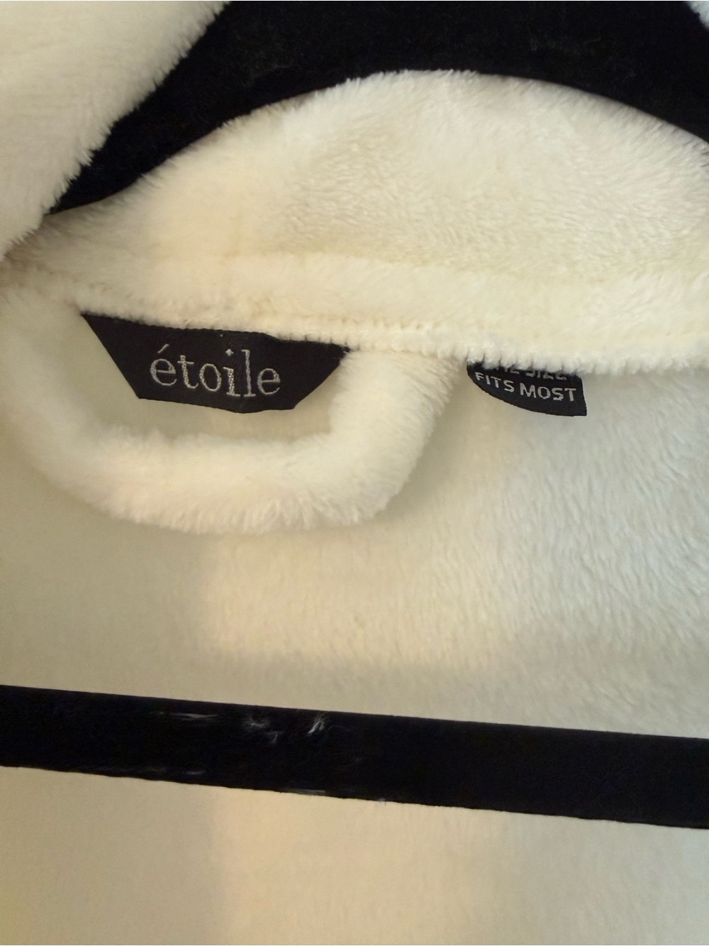 Etoile Plush Bath Robe White - Picture 3 of 6